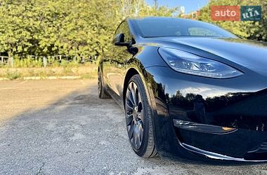 Позашляховик / Кросовер Tesla Model Y 2024 в Києві