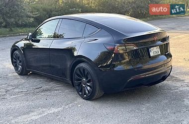 Позашляховик / Кросовер Tesla Model Y 2024 в Києві