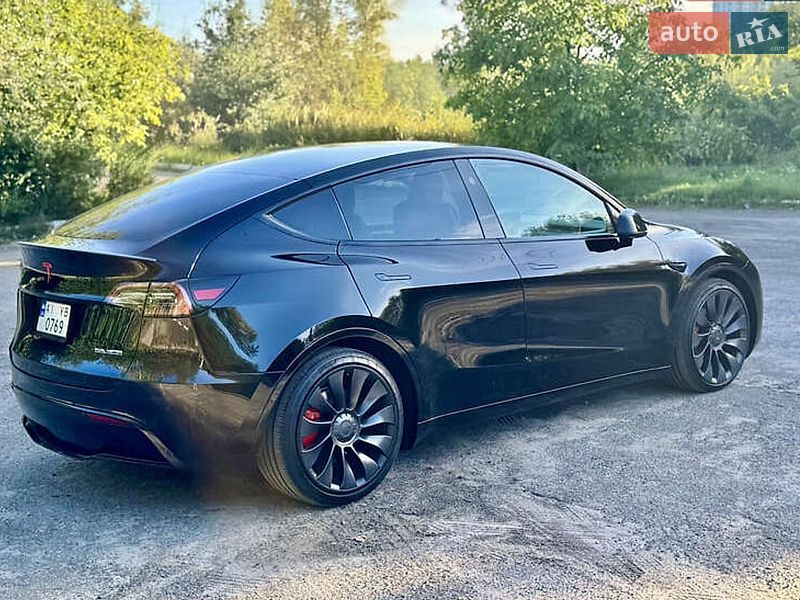 Позашляховик / Кросовер Tesla Model Y 2024 в Києві