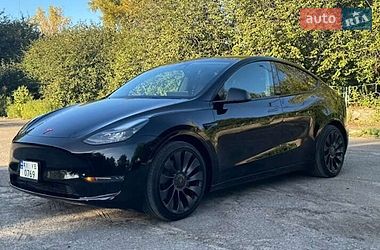 Позашляховик / Кросовер Tesla Model Y 2024 в Києві