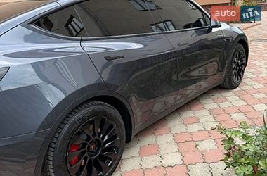 Позашляховик / Кросовер Tesla Model Y 2021 в Івано-Франківську