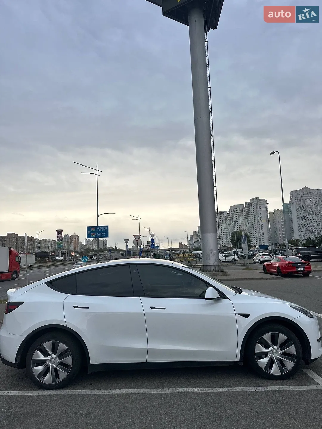 2021 Tesla Model Y - мініатюра 3