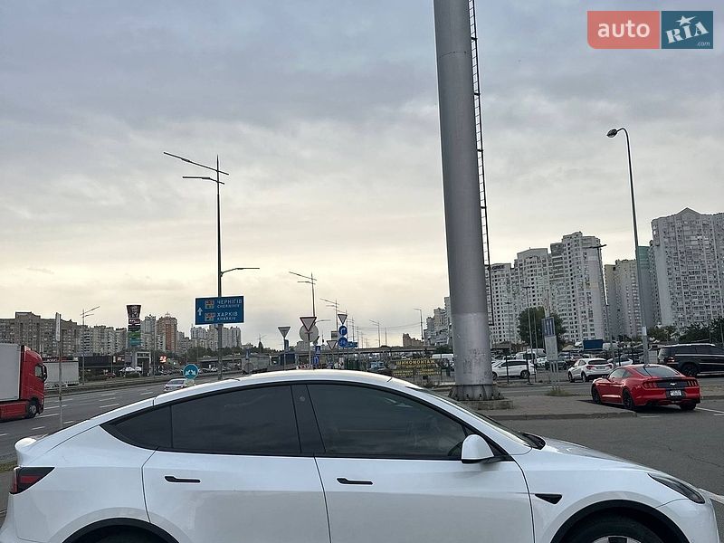 Позашляховик / Кросовер Tesla Model Y 2021 в Києві фото 3 Позашляховик / Кросовер Tesla Model Y 2021 в Києві