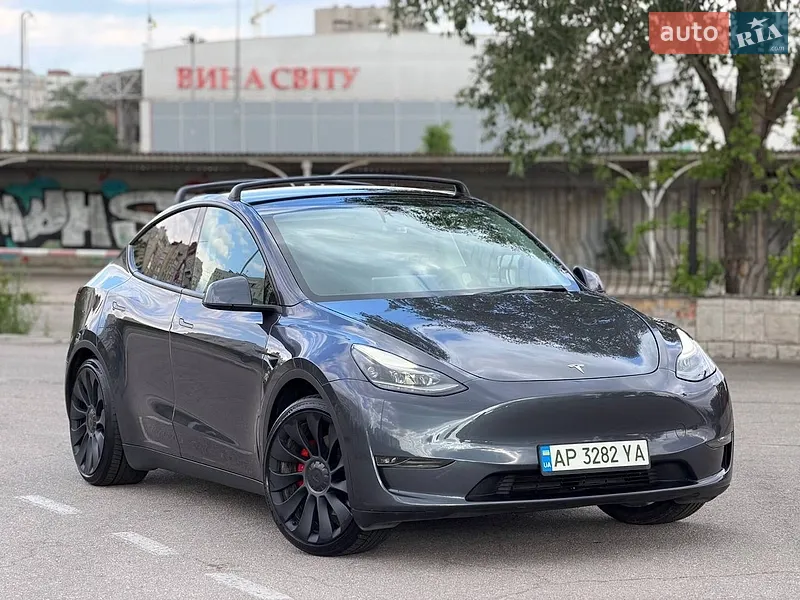 Tesla Model Y 2023