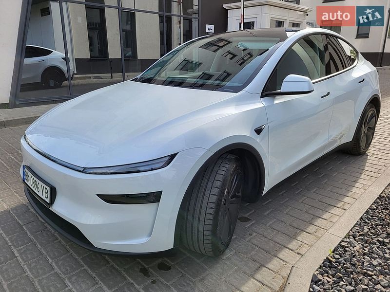 Внедорожник / Кроссовер Tesla Model Y 2025 в Ровно
