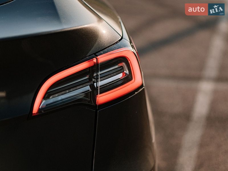 Внедорожник / Кроссовер Tesla Model Y 2024 в Ровно