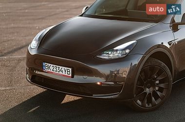 Внедорожник / Кроссовер Tesla Model Y 2024 в Ровно