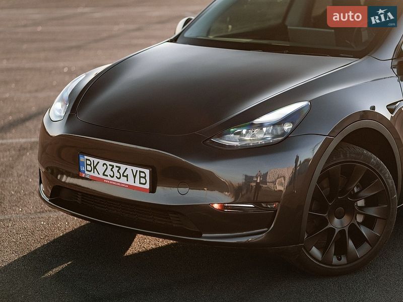 Внедорожник / Кроссовер Tesla Model Y 2024 в Ровно