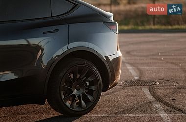 Внедорожник / Кроссовер Tesla Model Y 2024 в Ровно