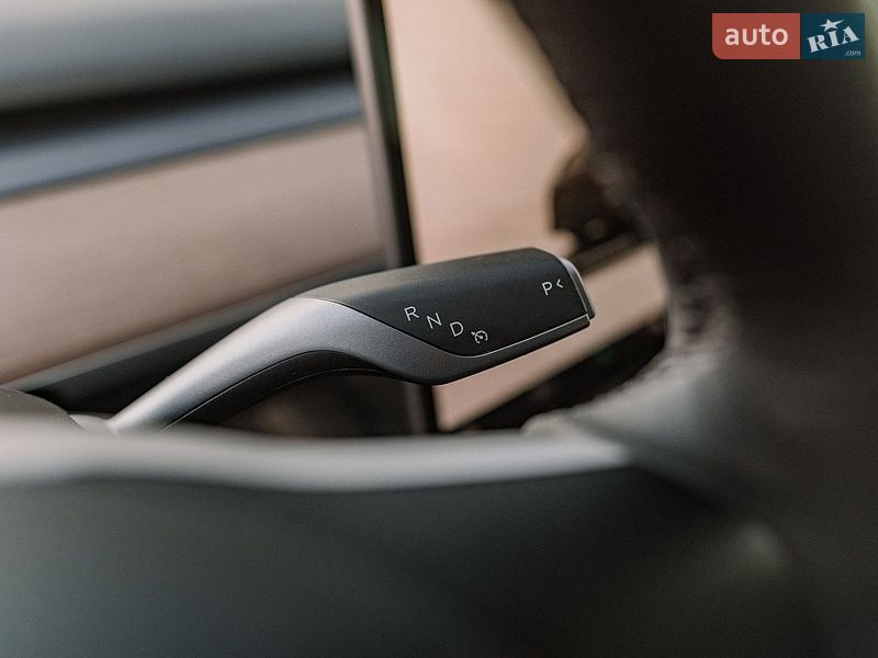Внедорожник / Кроссовер Tesla Model Y 2024 в Ровно