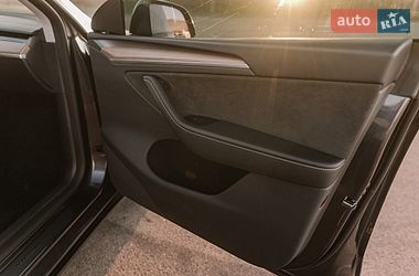 Внедорожник / Кроссовер Tesla Model Y 2024 в Ровно