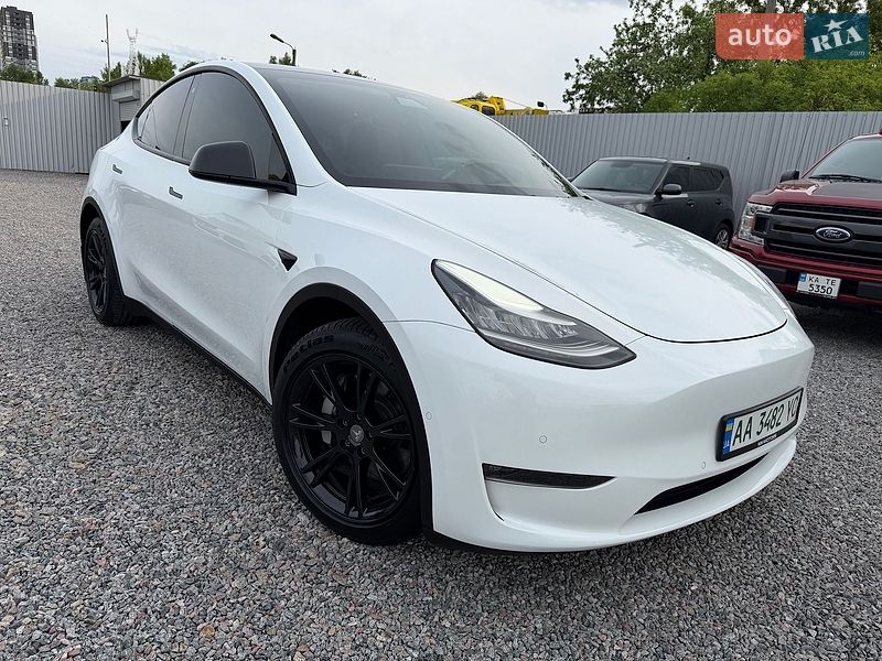 Позашляховик / Кросовер Tesla Model Y 2020 в Києві