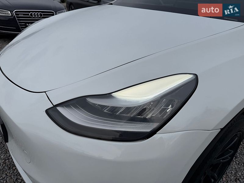 Позашляховик / Кросовер Tesla Model Y 2020 в Києві