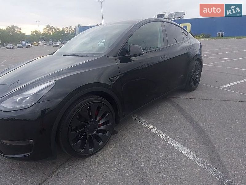 Tesla Model Y 2023