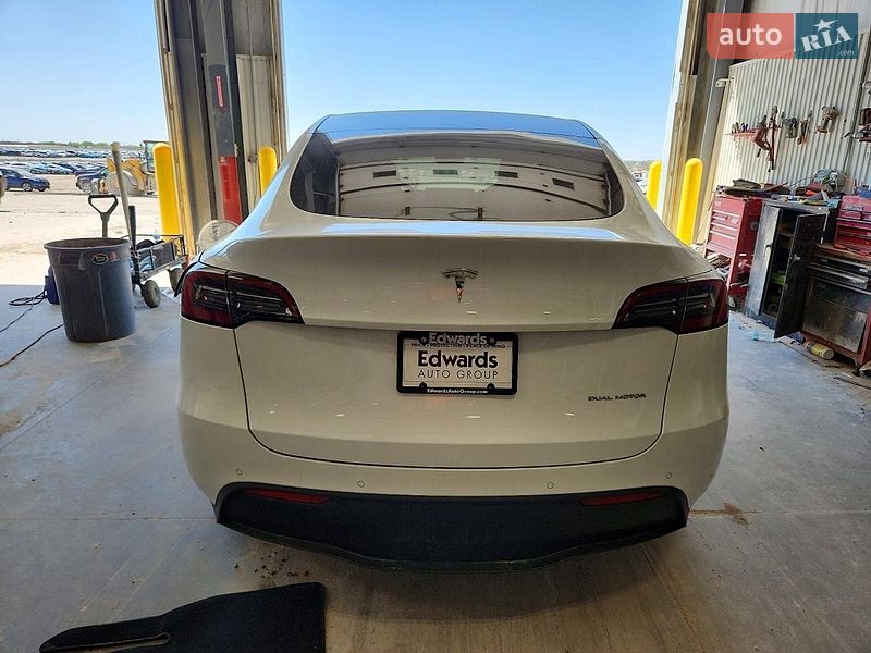 Внедорожник / Кроссовер Tesla Model Y 2021 в Львове