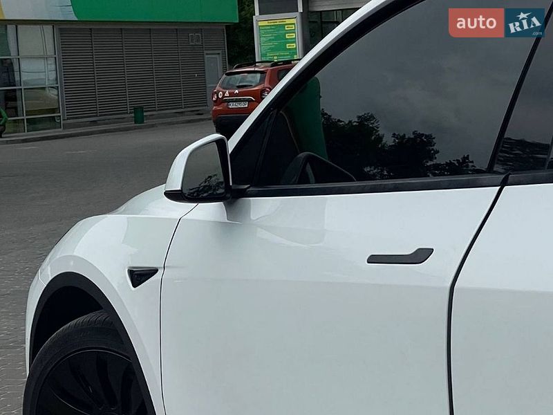 Внедорожник / Кроссовер Tesla Model Y 2021 в Киеве