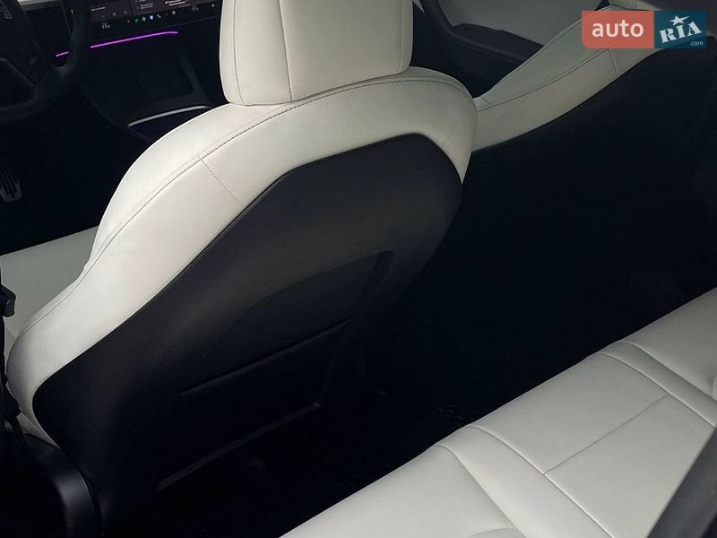 Внедорожник / Кроссовер Tesla Model Y 2021 в Киеве
