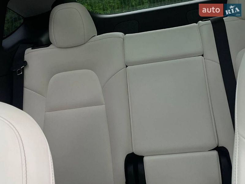 Внедорожник / Кроссовер Tesla Model Y 2021 в Киеве