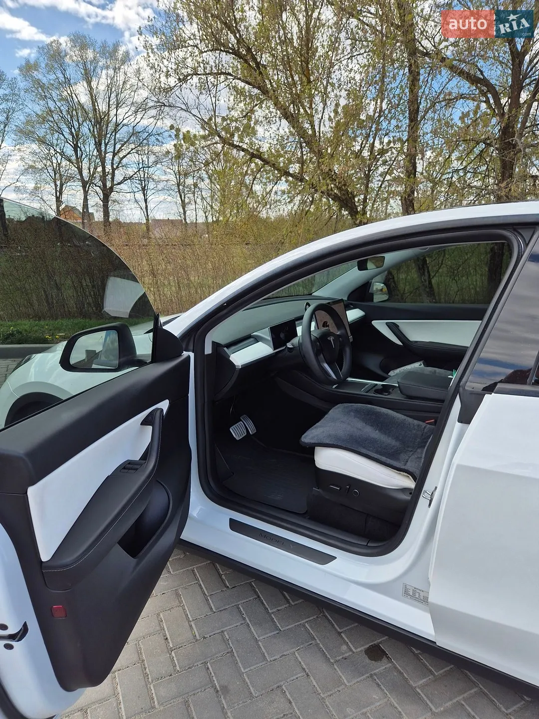 2021 Tesla Model Y - мініатюра 3