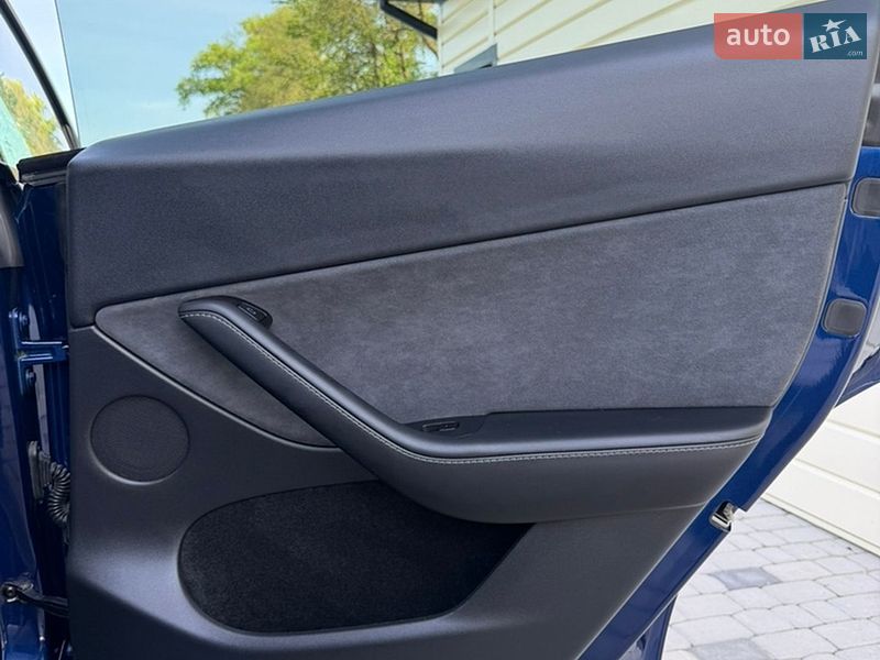 Внедорожник / Кроссовер Tesla Model Y 2024 в Виннице