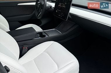 Внедорожник / Кроссовер Tesla Model Y 2024 в Днепре