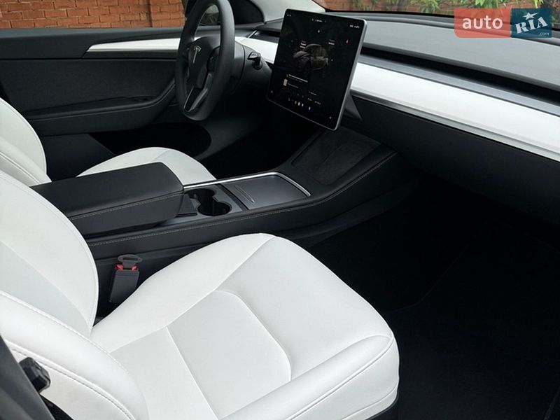 Внедорожник / Кроссовер Tesla Model Y 2024 в Днепре