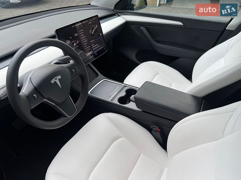 Внедорожник / Кроссовер Tesla Model Y 2024 в Днепре