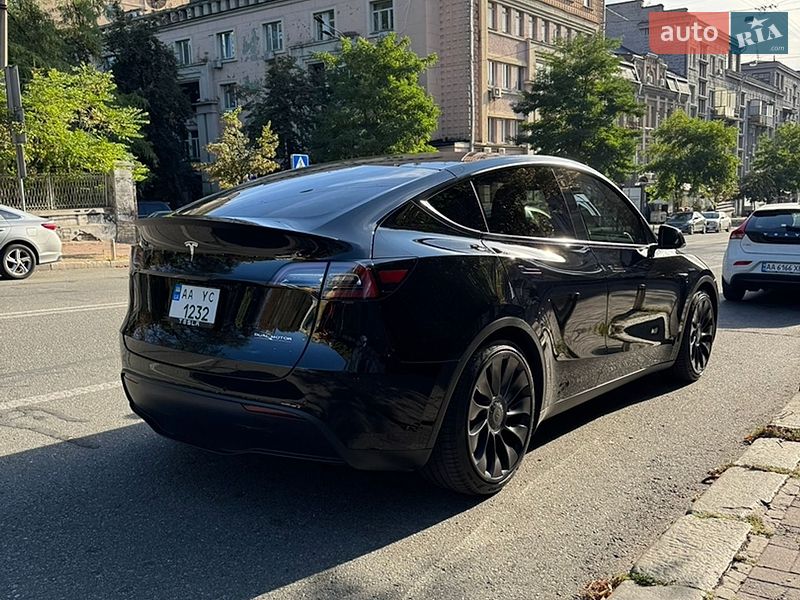 Внедорожник / Кроссовер Tesla Model Y 2022 в Киеве