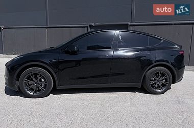 Позашляховик / Кросовер Tesla Model Y 2025 в Києві