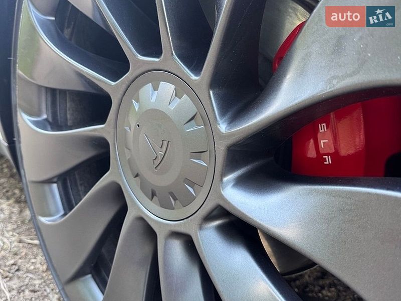 Позашляховик / Кросовер Tesla Model Y 2022 в Долині