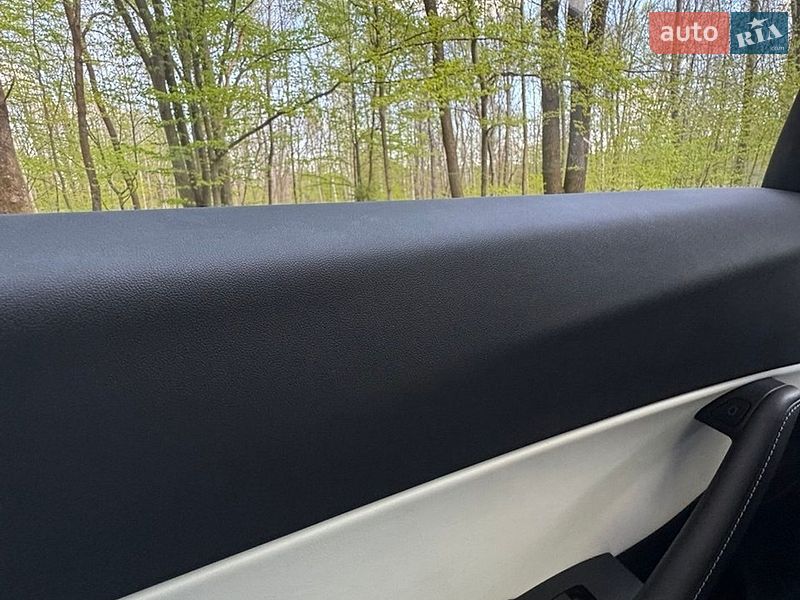 Внедорожник / Кроссовер Tesla Model Y 2022 в Долине