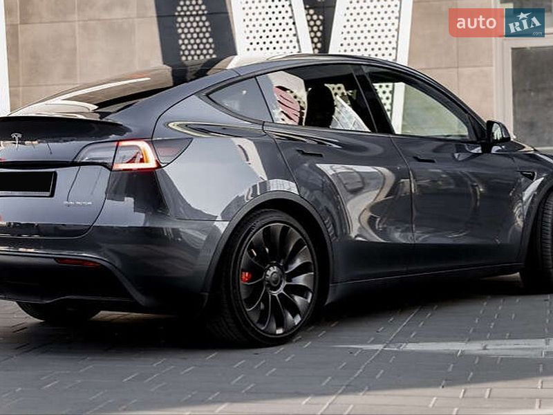 Внедорожник / Кроссовер Tesla Model Y 2022 в Киеве