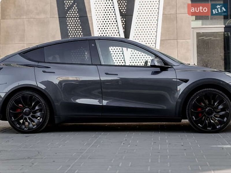 Внедорожник / Кроссовер Tesla Model Y 2022 в Киеве