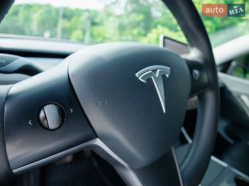 Позашляховик / Кросовер Tesla Model Y 2020 в Дніпрі