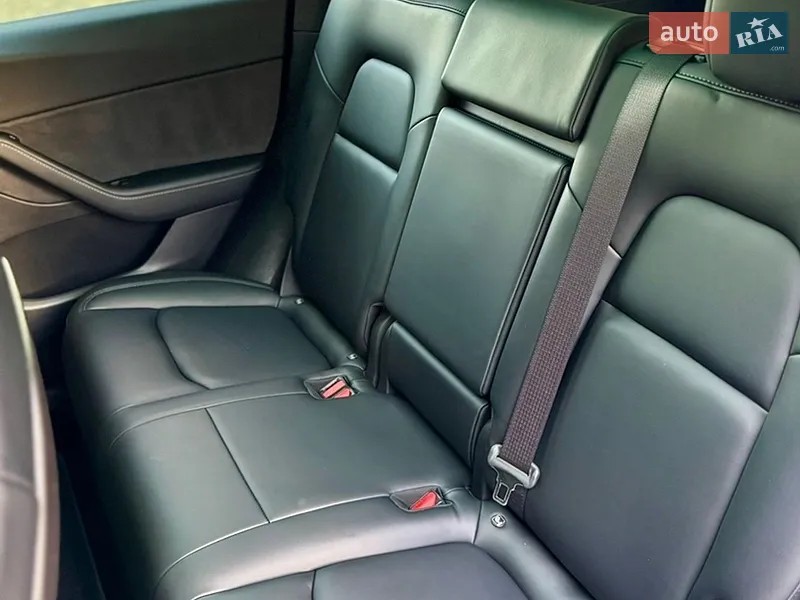 Tesla Model Y 2021 VIN 5YJYGDEE9MF209321 фото оголошення 12 з 59