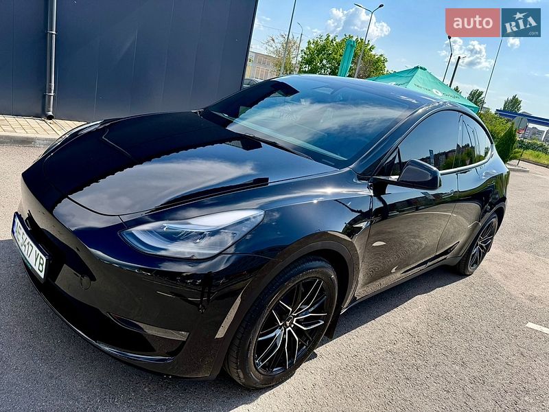 Позашляховик / Кросовер Tesla Model Y 2025 в Дніпрі