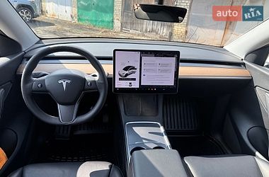Позашляховик / Кросовер Tesla Model Y 2021 в Києві