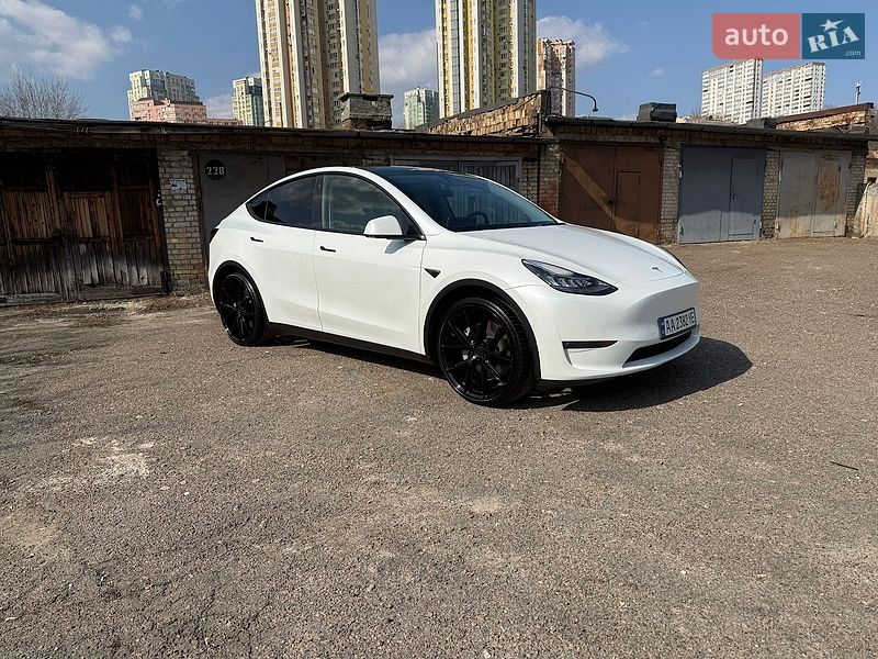 Позашляховик / Кросовер Tesla Model Y 2021 в Києві