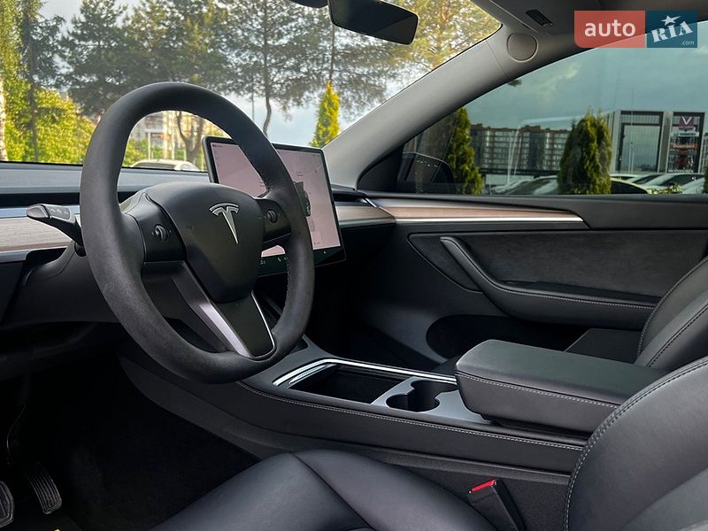 Позашляховик / Кросовер Tesla Model Y 2024 в Львові