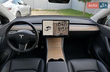 Внедорожник / Кроссовер Tesla Model Y 2020 в Киеве