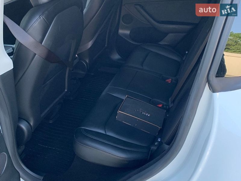 Позашляховик / Кросовер Tesla Model Y 2024 в Чорткові фото 13 Позашляховик / Кросовер Tesla Model Y 2024 в Чорткові