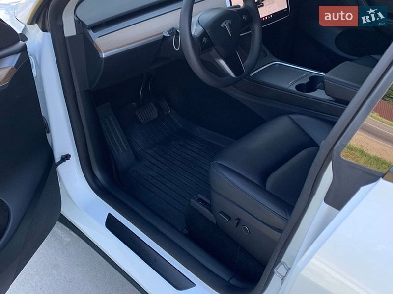 Позашляховик / Кросовер Tesla Model Y 2024 в Чорткові фото 11 Позашляховик / Кросовер Tesla Model Y 2024 в Чорткові