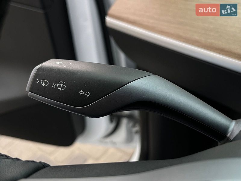 Позашляховик / Кросовер Tesla Model Y 2020 в Мукачевому