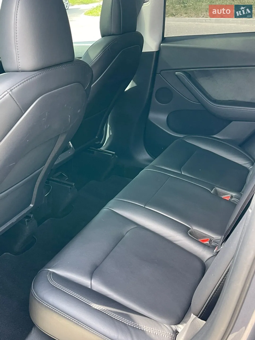 2022 Tesla Model Y - мініатюра 19