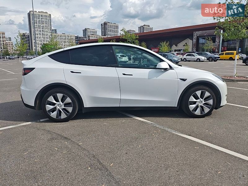 Позашляховик / Кросовер Tesla Model Y 2023 в Києві фото 6 Позашляховик / Кросовер Tesla Model Y 2023 в Києві