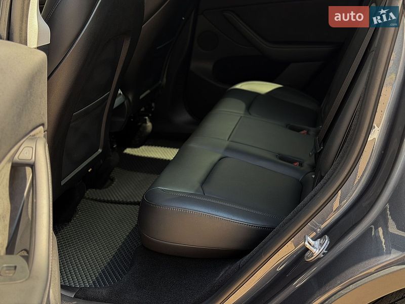 Внедорожник / Кроссовер Tesla Model Y 2023 в Киеве