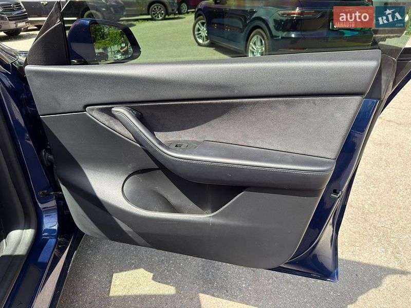 Внедорожник / Кроссовер Tesla Model Y 2022 в Харькове