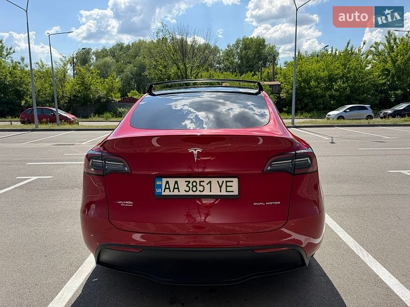 Внедорожник / Кроссовер Tesla Model Y 2021 в Киеве