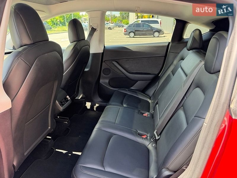 Внедорожник / Кроссовер Tesla Model Y 2021 в Киеве