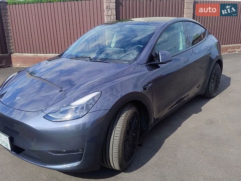 Tesla Model Y 2023